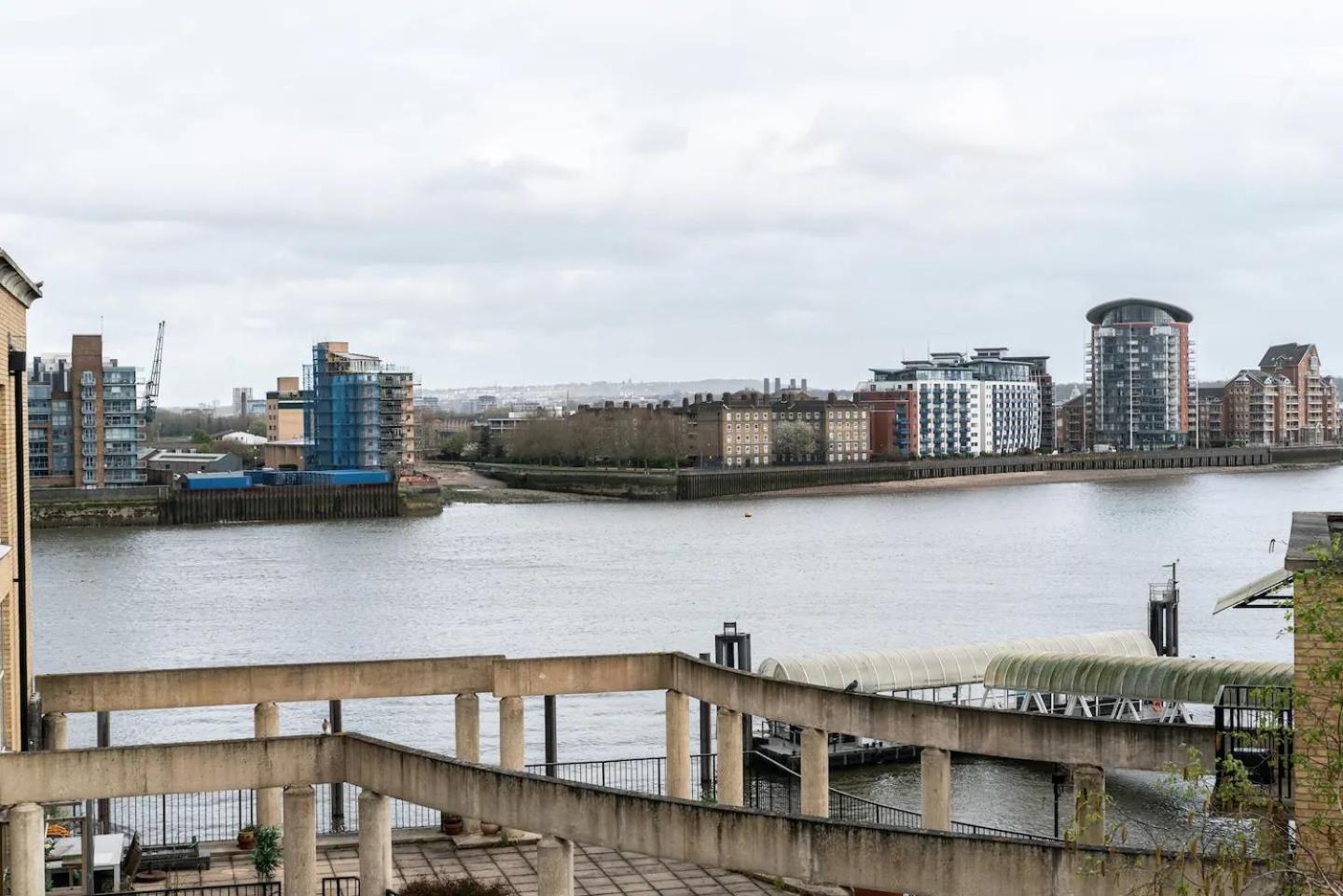 Sunny Maisonette With Views Over Canary Wharf, London Londres Exterior foto