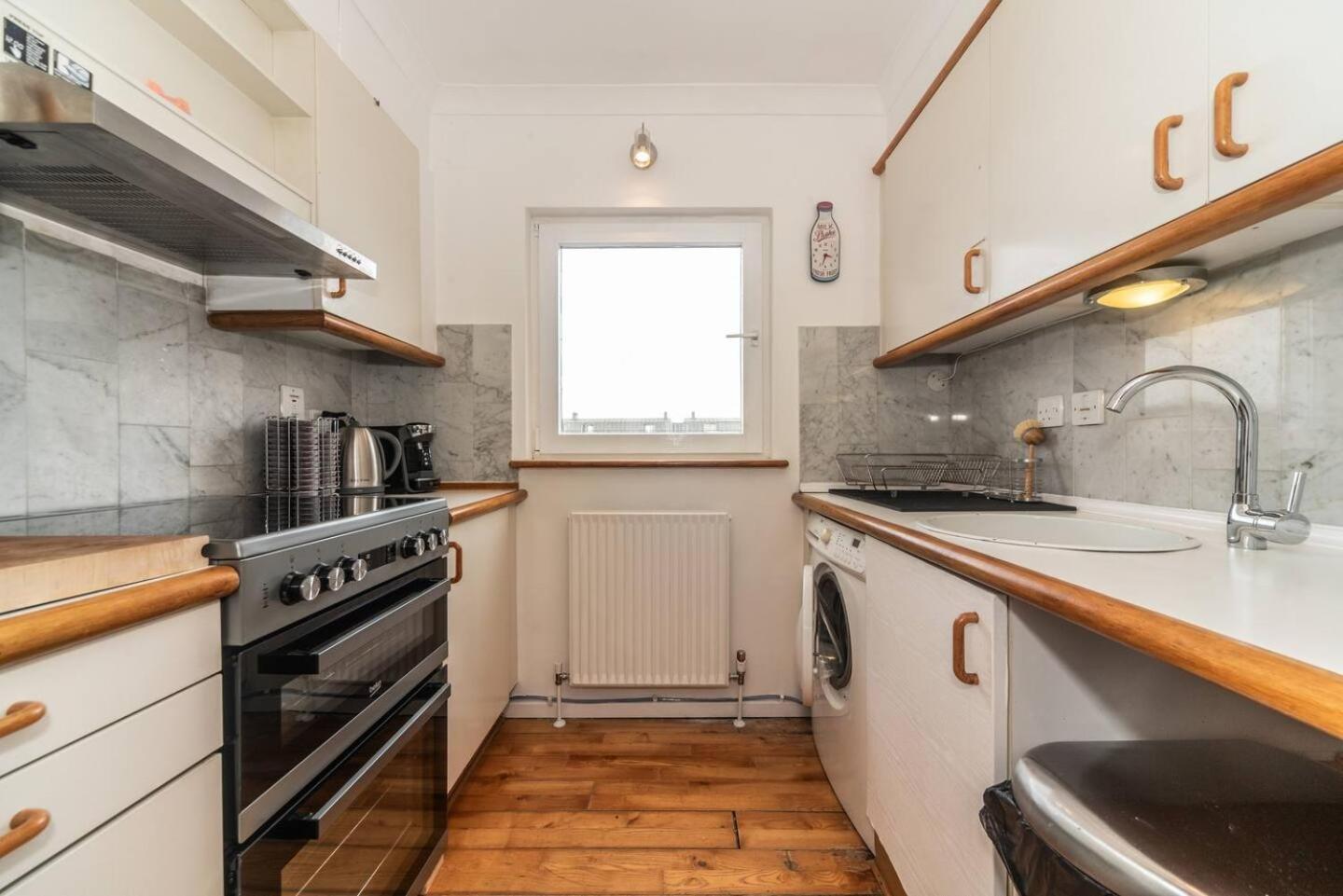 Sunny Maisonette With Views Over Canary Wharf, London Londres Exterior foto