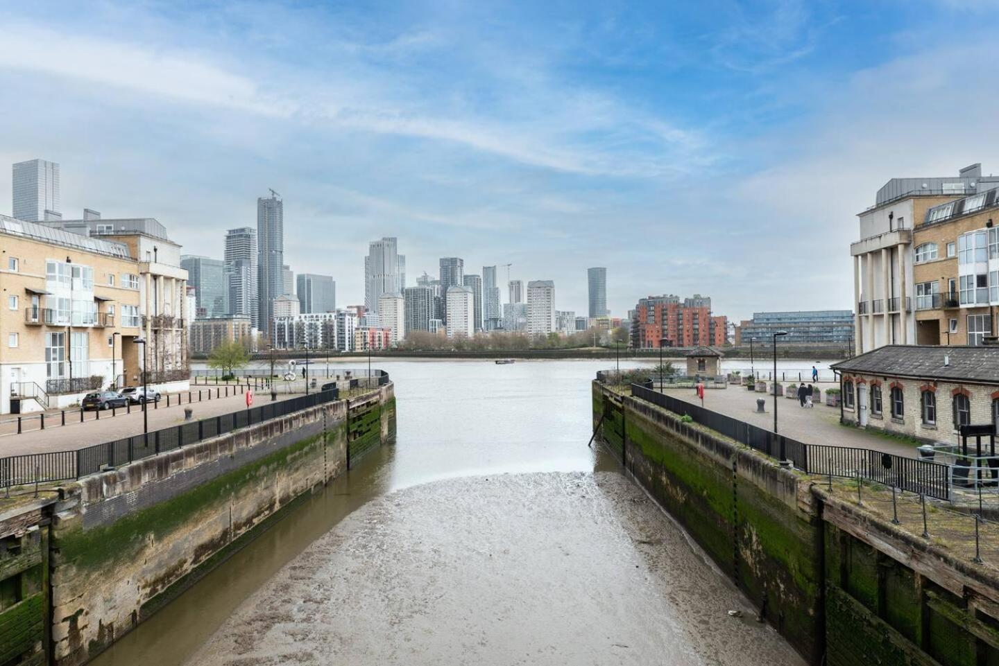 Sunny Maisonette With Views Over Canary Wharf, London Londres Exterior foto