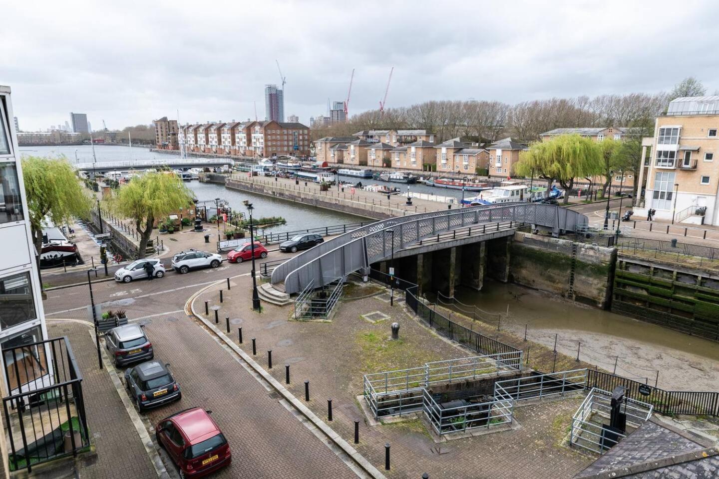 Sunny Maisonette With Views Over Canary Wharf, London Londres Exterior foto